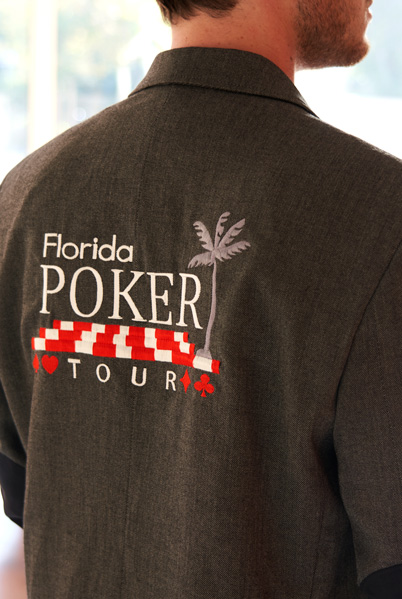 Veste de costume grise brodée dans le dos